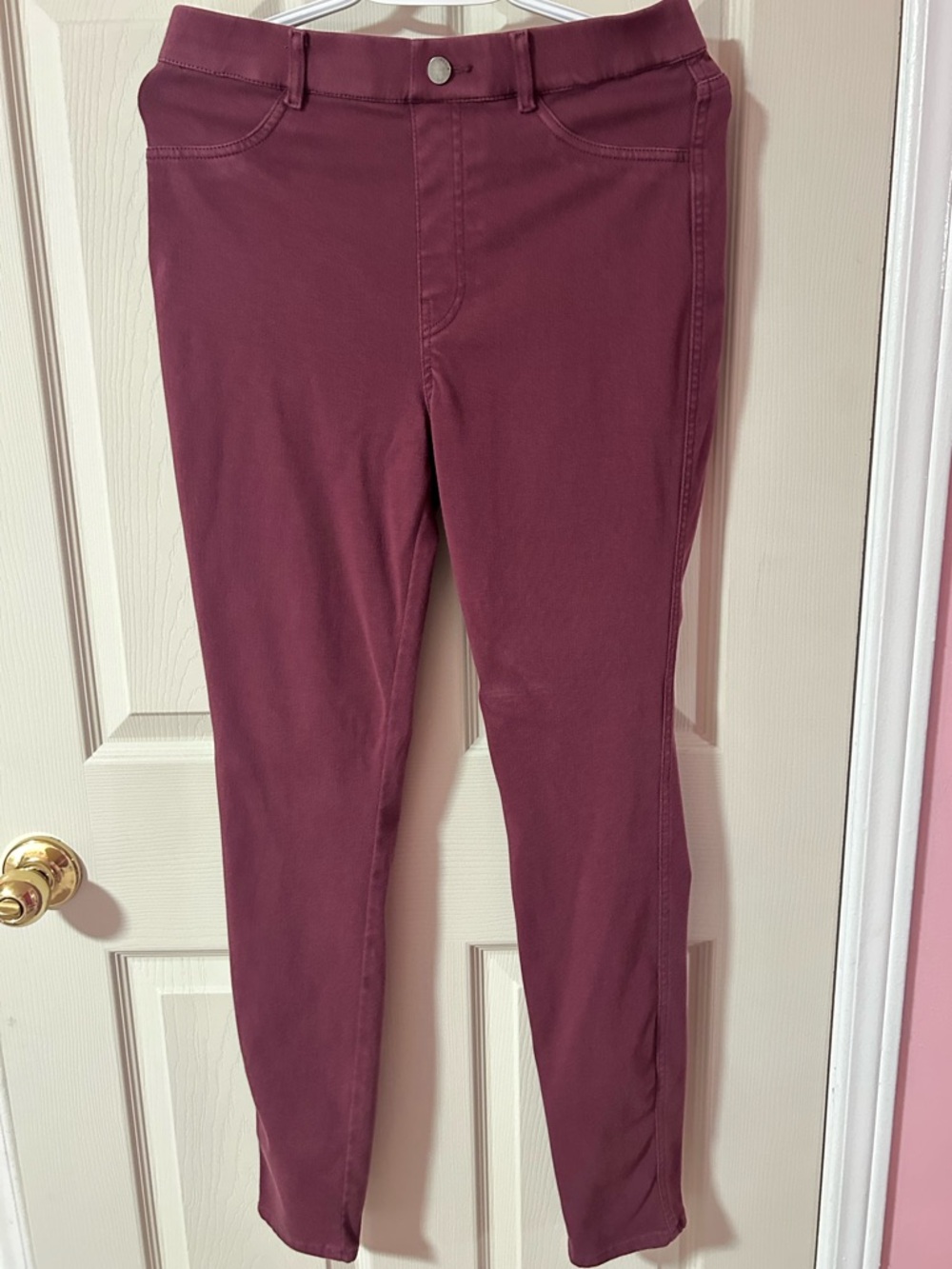 Uniqlo Women's Extra Stretch High Rise Leggings Pants in Burgundy